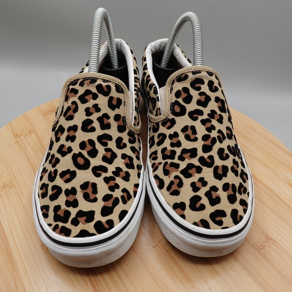 Vans Shoes Womens 8 Tan Leopard Print Classic Slip On Sneakers Low Top Flaw - Picture 2 of 10